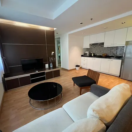 ห้องใหญ่ วิวดี กลางเมือง ใกล้บีทีเอส