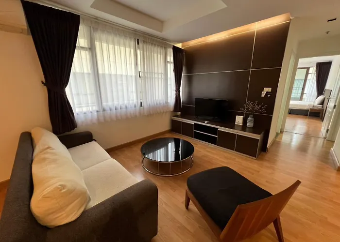 ห้องใหญ่ วิวดี กลางเมือง ใกล้บีทีเอส 호텔